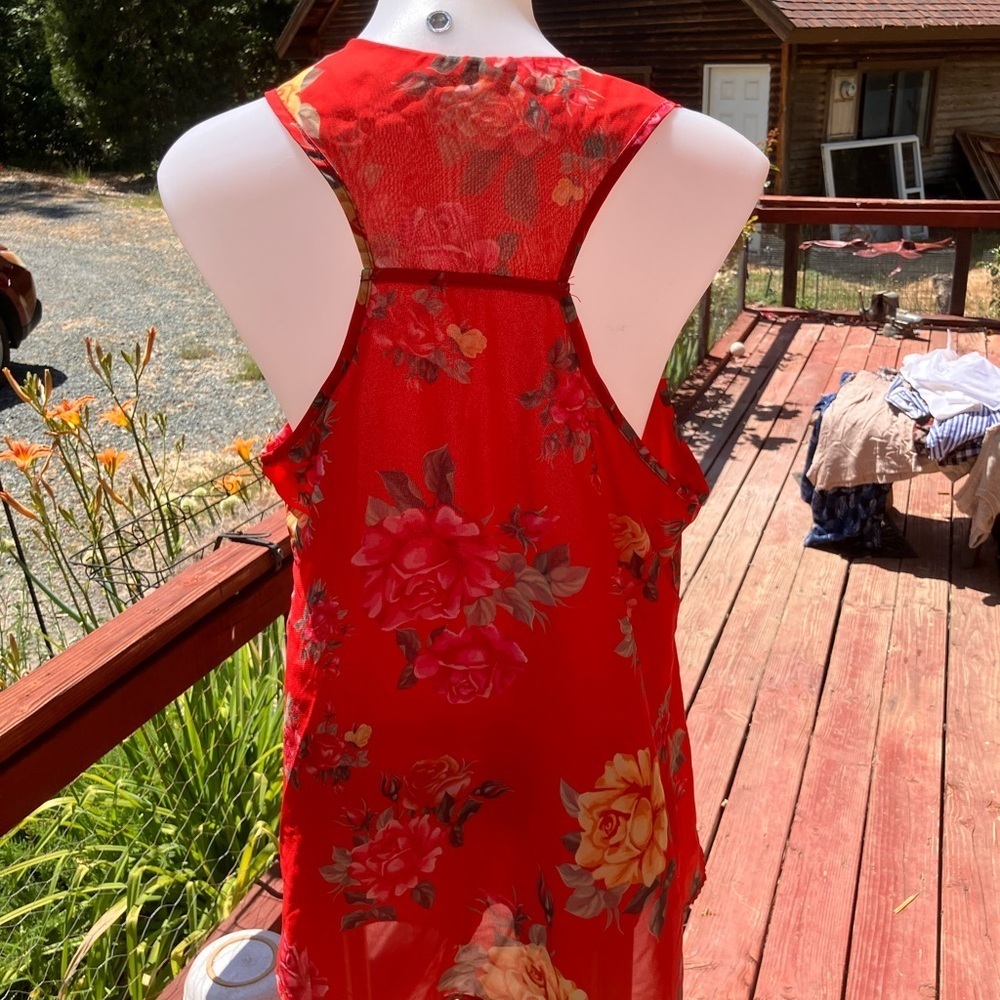 Floral Sleeveless Top - Red - Picture 3 of 5